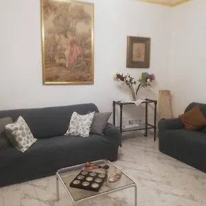https://la-casa-di-nonna-lilla.catania-hotels.net